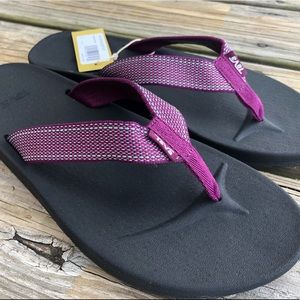 Teva Azure Flip W 8 Purple NWT